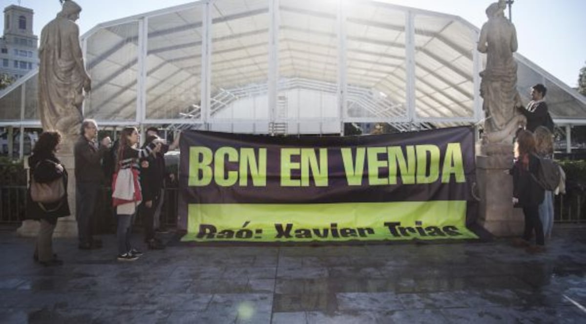 Protesta Contra La Pista De Gel De La Pla A De Catalunya De Barcelona