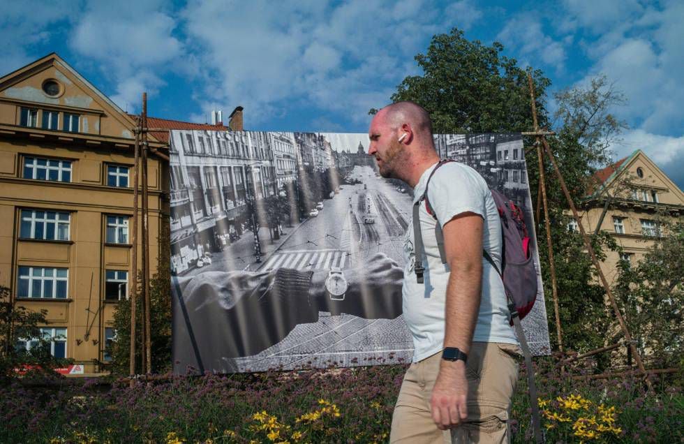 Josef Koudelka regresa a las calles de Praga Cultura EL PAÍS