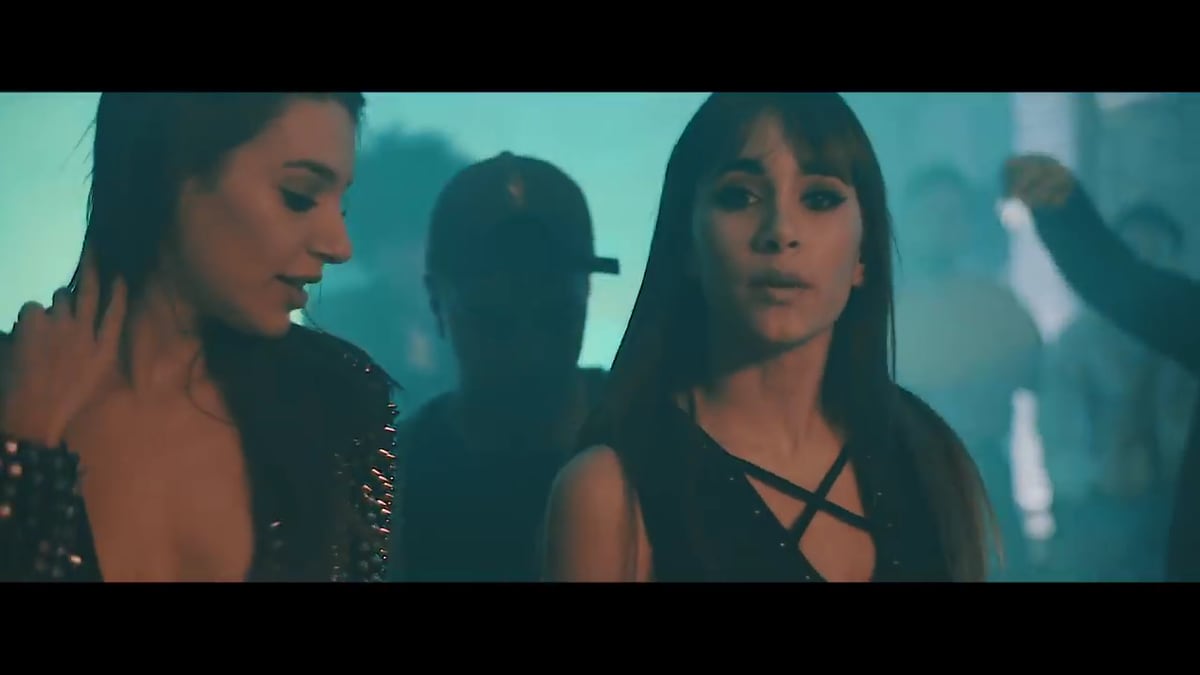 Vestuario De Poca Y Mucho Baile As Es El Videoclip Oficial De Lo