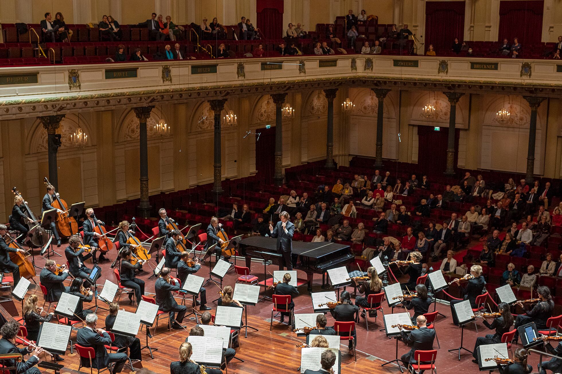 Gustavo Gimeno el director de orquesta español más internacional EL