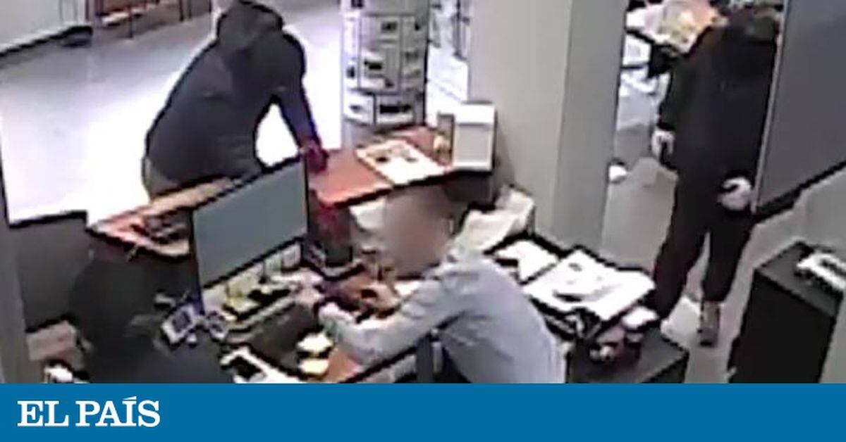 Detenidos Dos Atracadores De Un Banco De Mont Roig Del Camp Noticias