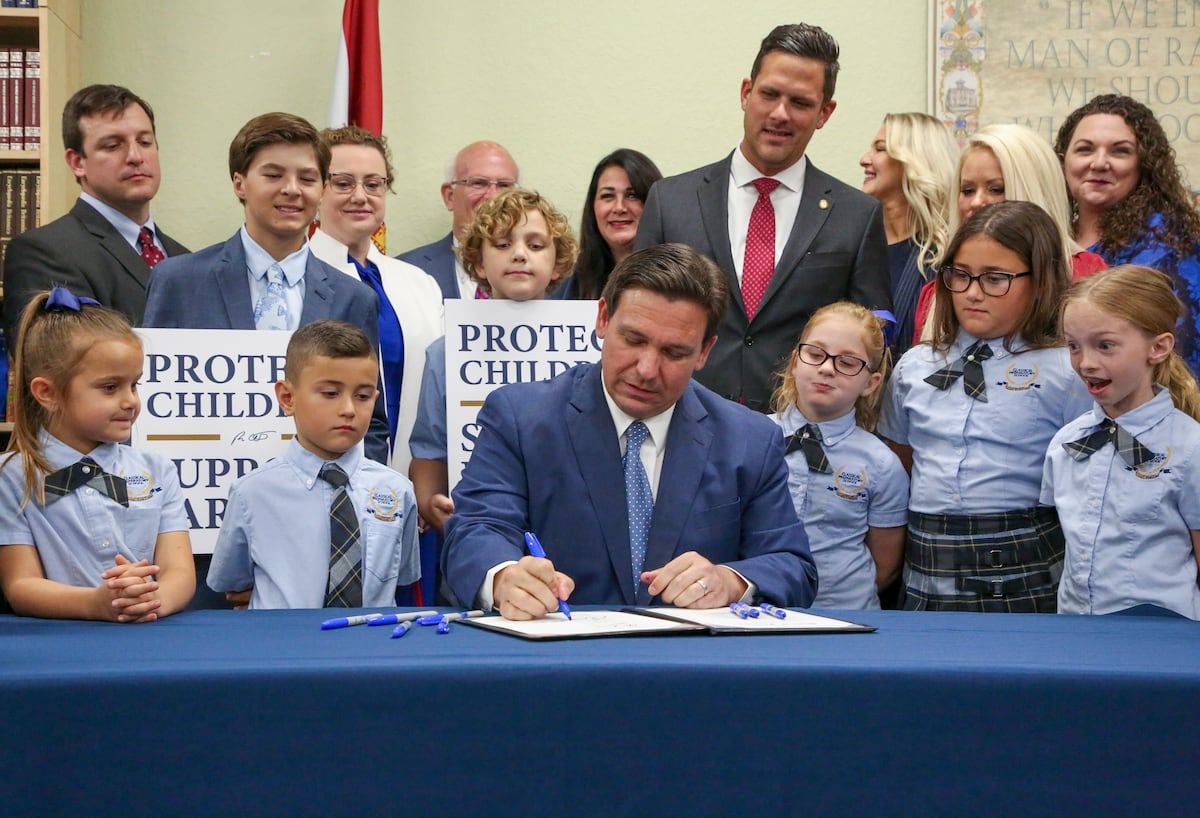 Florida Desantis Extiende A Todos Los Grados Escolares La Pol Mica Ley No Digas Gay