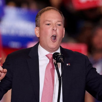 FILE PHOTO: Former U.S. Rep. Lee Zeldin speaks at the Nassau Veterans Memorial Coliseum during a rally held by Republican presidential nominee and former U.S. President Donald Trump, in Uniondale, New York, U.S., September 18, 2024. REUTERS/Brendan McDermid/File Photo