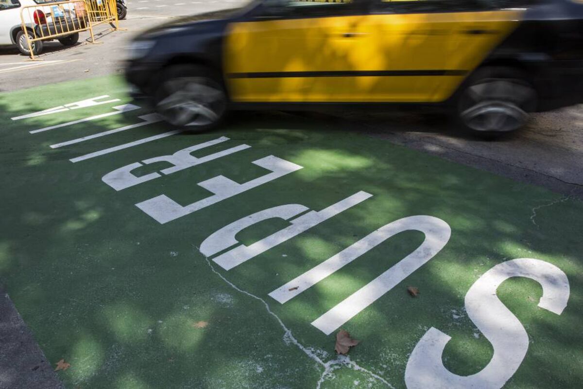 Colau Cedeix A Les Peticions Dels Ve Ns Per Salvar La Superilla