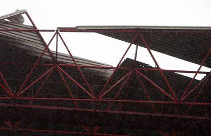 Parte del techo de la grada de Río de Balaidos ha perdido la cubierta.