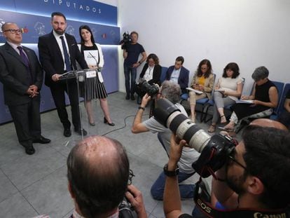 Conferencia de prensa del presidente de Vox, Santiago Abascal, en el Congreso.