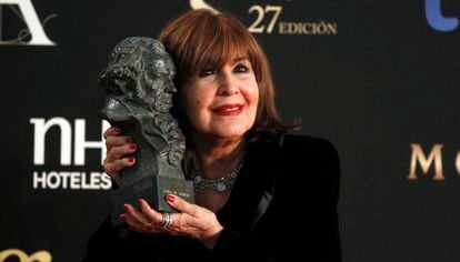 Concha Velasco, con su Goya de Honor en 2013.