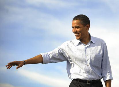Obama llega ayer a un acto de campaña en Henderson (Nevada).