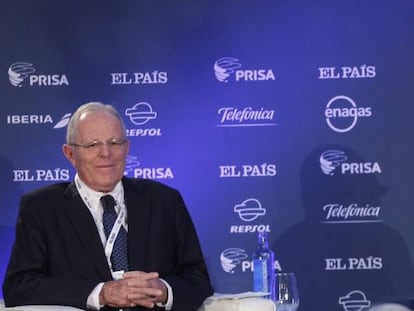 Pedro Pablo Kuczynski, presidente de Per&uacute;, y Juan Luis Cebr&iacute;an, presidente de PRISA, durante el encuentro El Per&uacute; del Futuro, organizado por El Pa&iacute;s.