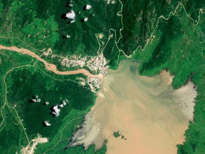 Imagen aérea de la presa del Renacimiento, en Etiopía.