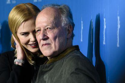 L'actriu Nicole Kidman i el director Werner Herzog, en la presentació a Berlín de 'Queen of the desert'.