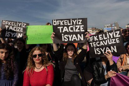 Protestas en Estambul por el aumento de los casos de abusos sexuales contra las mujeres.