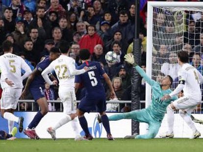 El exportero madridista sostiene a un PSG abrumado por un Real jabato y fluido que deja escapar la victoria por dos chispazos visitantes en los últimos minutos