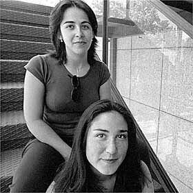 Clara López y María Barroso, estudiantes de la Escuela de Cine de Madrid.