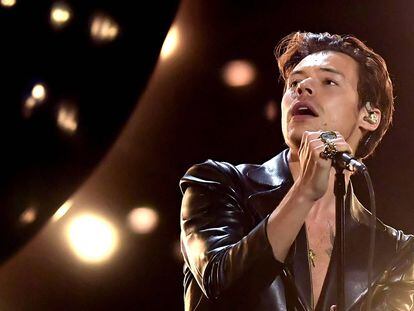 El cantante británico Harry Styles se presenta durante la 63a Ceremonia Anual de Premios Grammy transmitida en vivo desde el Staples Center en Los Ángeles el 14 de marzo de 2021.