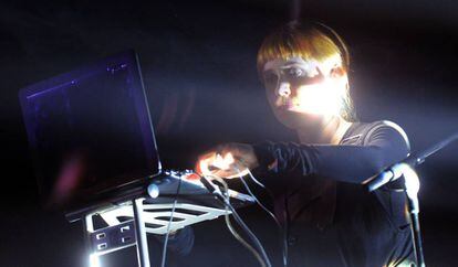 Holly Herndon, durante una actuación en Atenas en marzo de 2015.