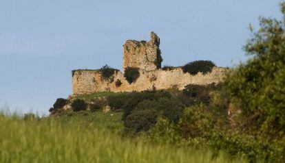 Exterior del castillo de Matrera, tras el derrumbe.