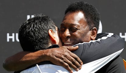 Diego Maradona y Pelé durant un esdeveniment aquest dijous a París.