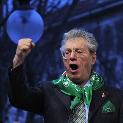 Umberto Bossi, dirigente de la Liga Norte, durante un discurso en Milán en marzo de 2010.