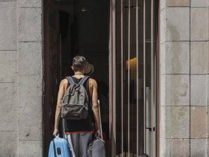 Turistas en el barrio G&oacute;tico de Barcelona. 