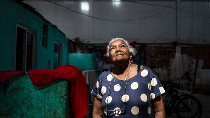 Doña Marieta, de 78 años, oriunda del norte de Brasil (Bahía), vive en la ocupación Habib ‘s, en Río de Janeiro, desde hace más de siete años.