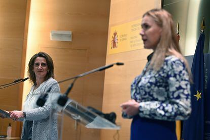 Teresa Ribera y Kadri Simson, este lunes en Madrid.