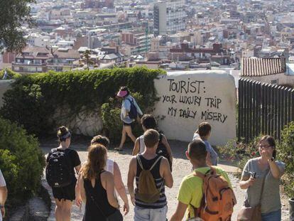 La regulación municipal de las viviendas de uso turístico: el gran salto al vacío