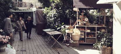 Un callejón de Madrid que se emplea para la presentación de una tienda efímera.