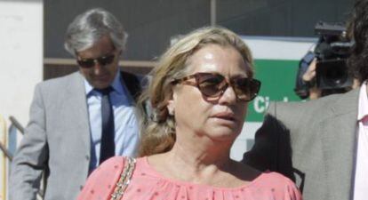 Maite Zald&iacute;var, a su salida de los juzgados de M&aacute;laga.