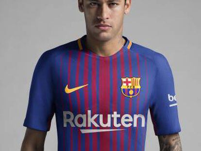 Neymar, amb la nova samarreta del Barça.