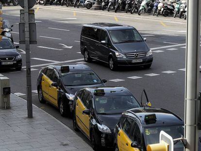 Una furgoneta de transport privat pel MWC a Barcelona.