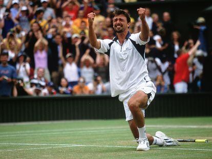 Ivanisevic celebra su triunfo en la final de 2001 en Wimbledon contra Rafter.