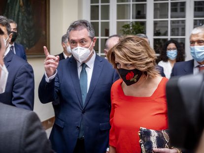 El Alcalde de Sevilla, Juan Espadas, junto a la Secretaria General del PSOE andaluz, Susana Díaz, en un acto en Sevilla el pasado marzo.