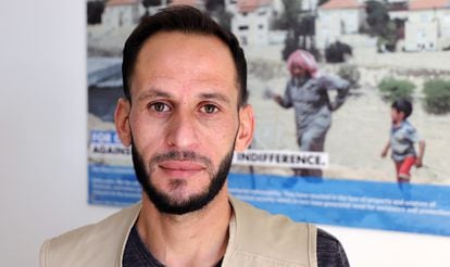 Khaled Hjouj es chófer de ACH en los territorios palestinos ocupados por Israel.  (territorio Palestino ocupado)
