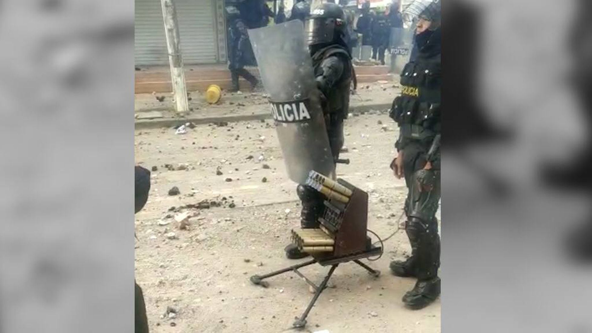 Montgomery Malentendido Debería Protestas: Venom, la cuestionada arma de los antidisturbios en Colombia |  Internacional | EL PAÍS