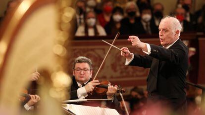 Daniel Barenboim, al frente de la Filarmónica de Viena, este sábado 1 de enero de 2022.