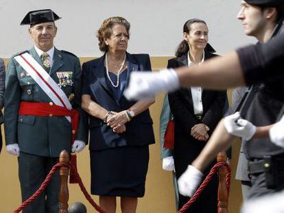 El general de la Guardia Civil, Fernando Santaf&eacute;, entre S&aacute;nchez de Le&oacute;n, Barber&aacute; y De la Oliva.