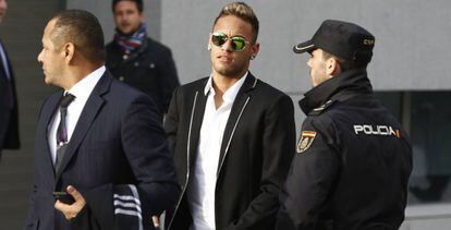 Neymar, jugador del Barcelona, el d&iacute;a que compareci&oacute; ante la Audiencia Nacional.