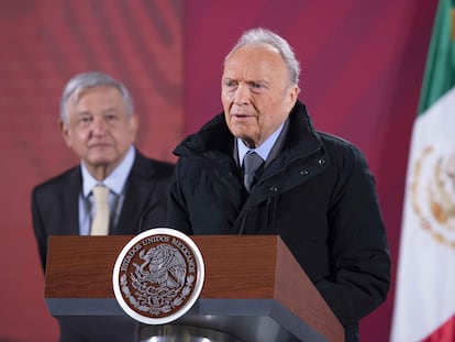 El Presidente de México, Andrés Manuel López Obrador y el fiscal Alejandro Gertz Manero durante una conferencia de prensa en Palacio Nacional en 2020.