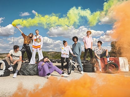 Enrique Escandell, Gema Polanco, Alejandría Cinque, Silvia Bianchi, Andi Concha, Rubén H. Bermúdez y Diego García y Álex de Lucas (The Parrots).