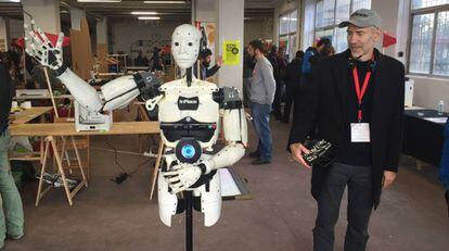 Un robot saludaba al público en la edición de 2018.