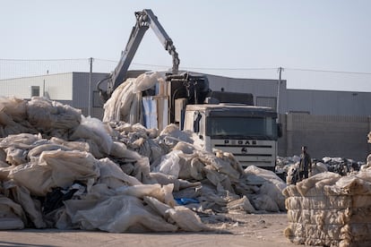 Planta de reciclado de plásticos en El Ejido (Almería).