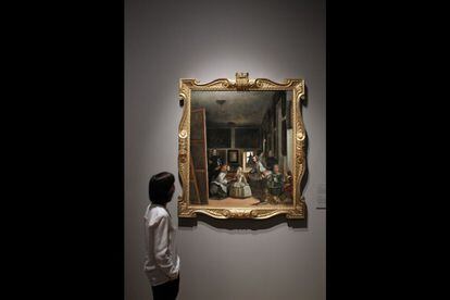 La copia que Martínez del Mazo, yerno de Velázquez, hizo de la obra cumbre del genio, se ha visto salpicada por una polémica días antes de la inauguración. El exconservador del museo Matías Díaz Padrón presentó un estudio que considera que estas 'Meninas' son también un 'velázquez'.