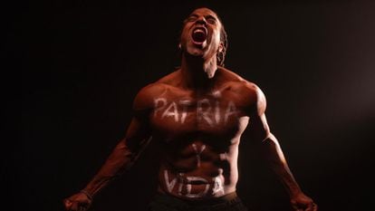 Fotograma del vídeo musical de Yotuel Romero para 'Patria y vida'.

