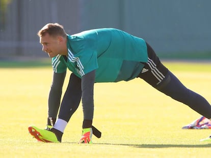Neuer, durante el entrenamiento de Alemania previo a su debut en el Mundial ante México.