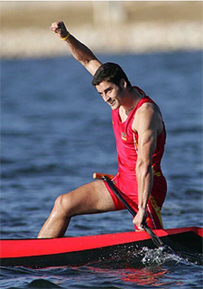 David Cal celebra su segunda medalla en Atenas.