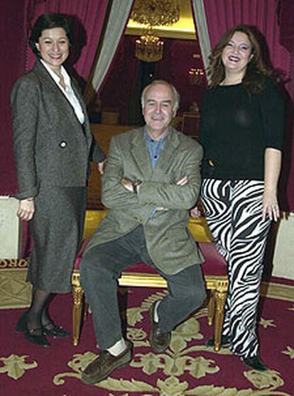 José van Dam, con Milagros Poblador (izquierda) y Mariola Cantarero.