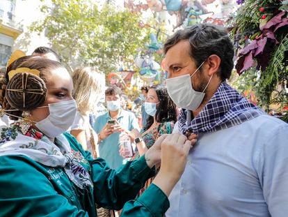 El presidente del PP, Pablo Casado, en las Fallas de Valencia este sábado.