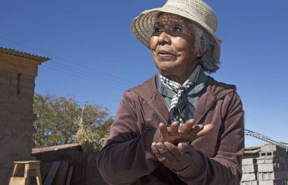 Felicia es una atacameña que vive de la agricultura en una de las zonas más secas del mundo.