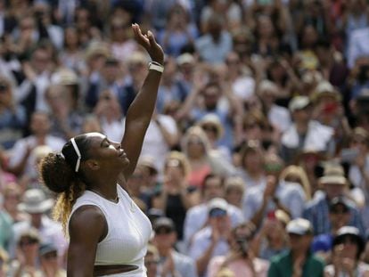 Serena celebra su triunfo contra Strycova en Londres.